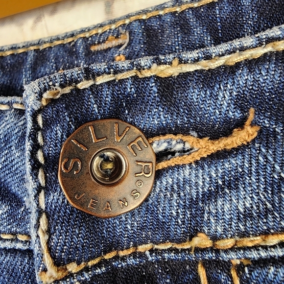 Silver Jeans Natsuki Midrise Bootcut Dark Wash Fade Size 29 - Picture 9 of 16